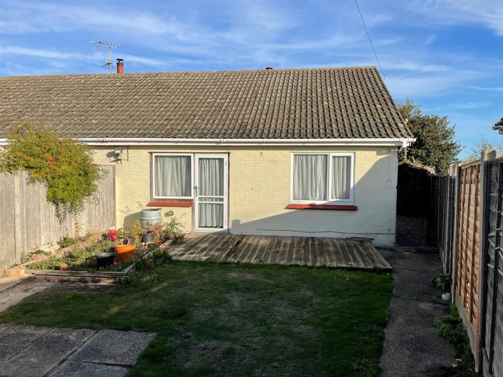 Lot: 111 - BUNGALOW FOR IMPROVEMENT -